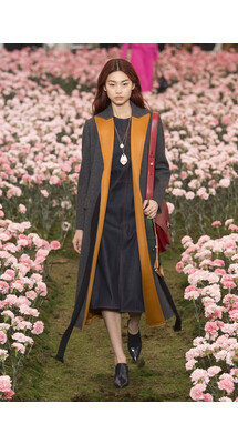 Tory Burch Fall 2018 Ready-to-Wear Tory Burch  осень зима 2018 коллекция неделя моды в Нью Йорке Mainstyles